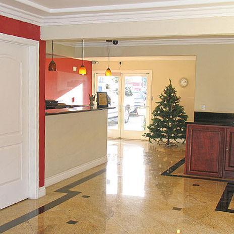 Chateau Inn & Suites ダウニー インテリア 写真